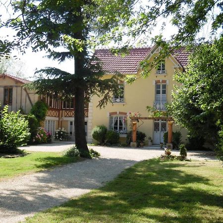 マルシアック Domaine La Jam Bed & Breakfast エクステリア 写真